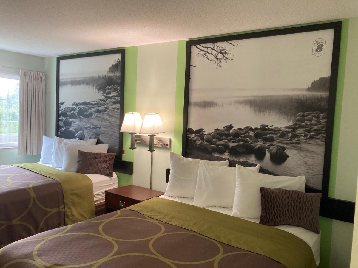 Super 8 By Wyndham Chisago City Exterior photo