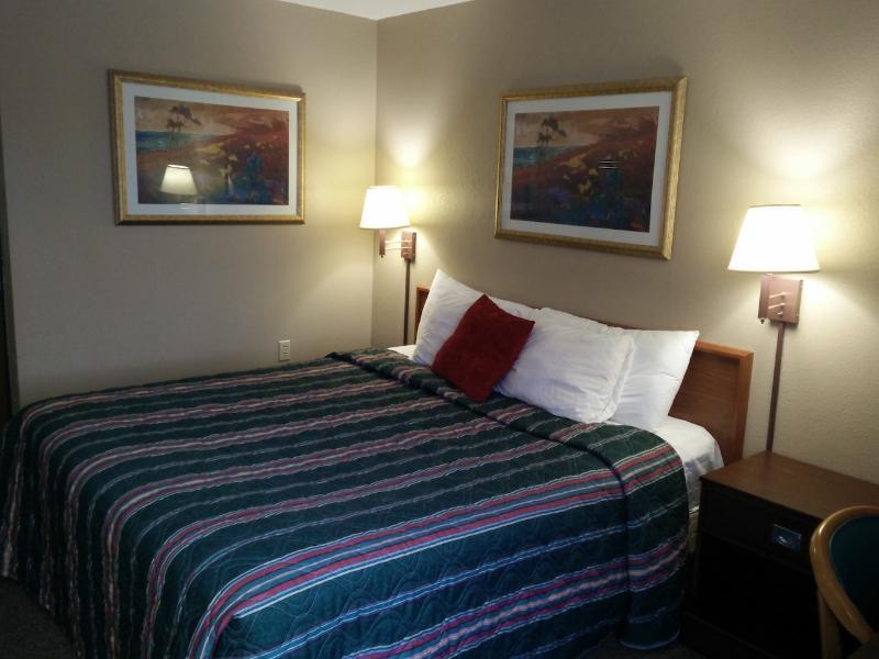 Super 8 By Wyndham Chisago City Exterior photo